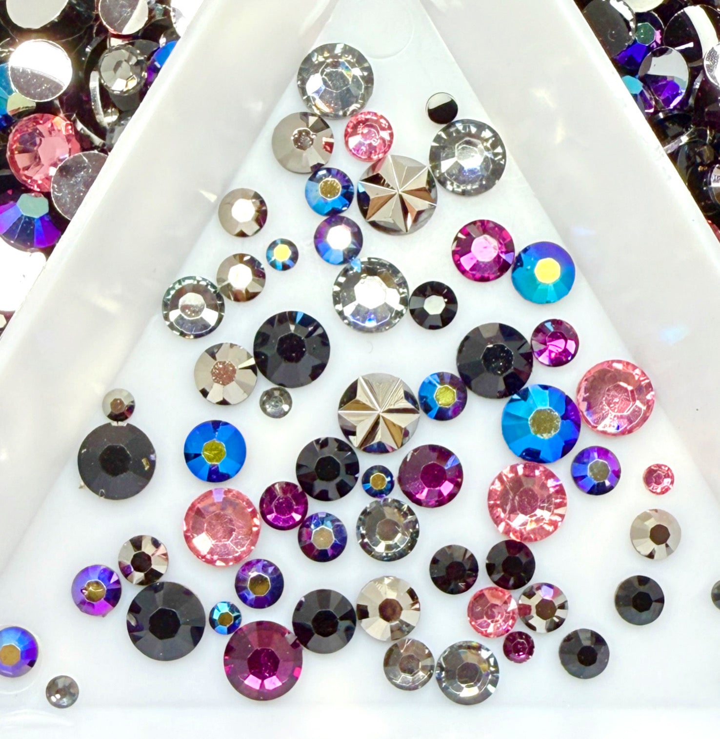 Side Eye 5mm Mix – The Rhinestone Lab